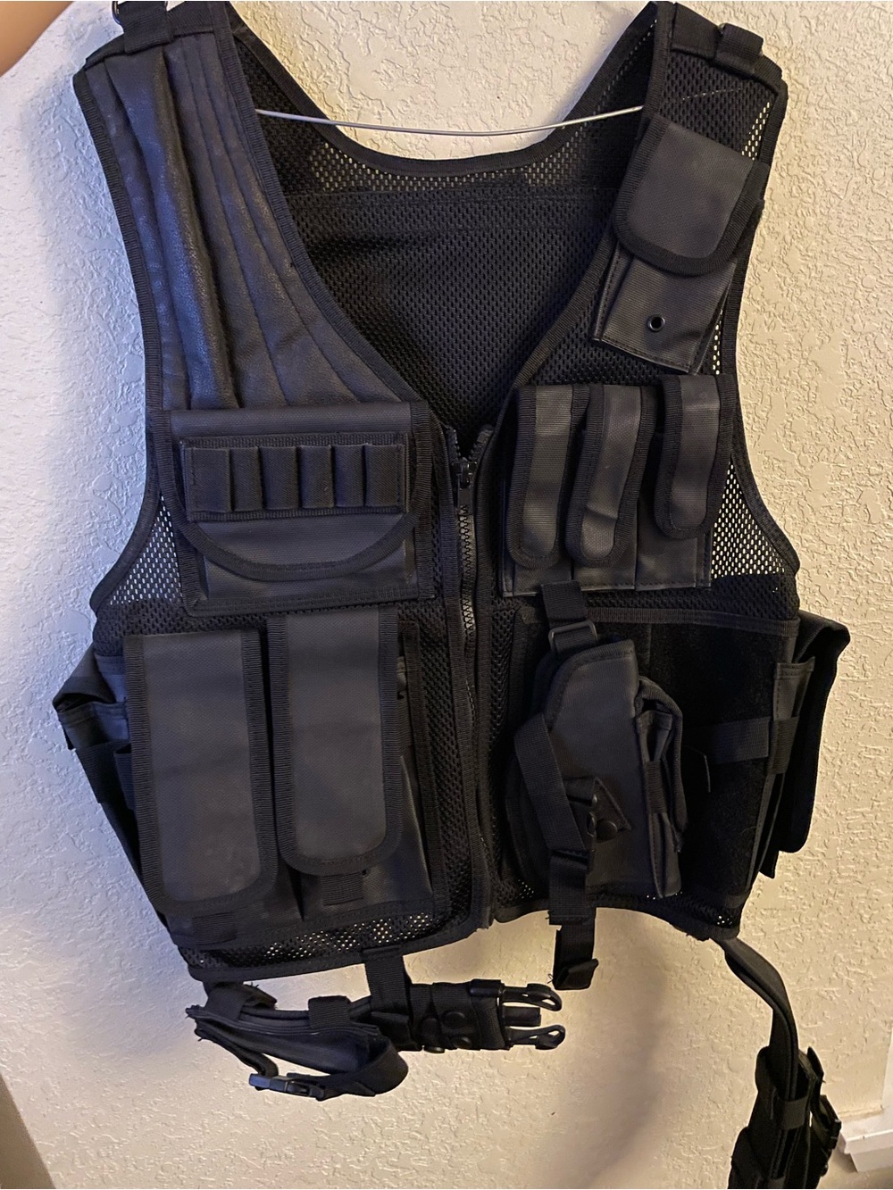 Unbranded Black Tactical Utility Vest with Multiple Pockets